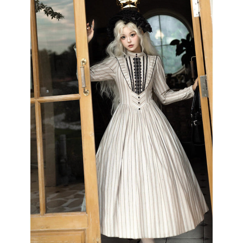 西洋令嬢の縦縞クラシカルワンピース - Beige[2025年12月上旬-12月下旬発送予定]