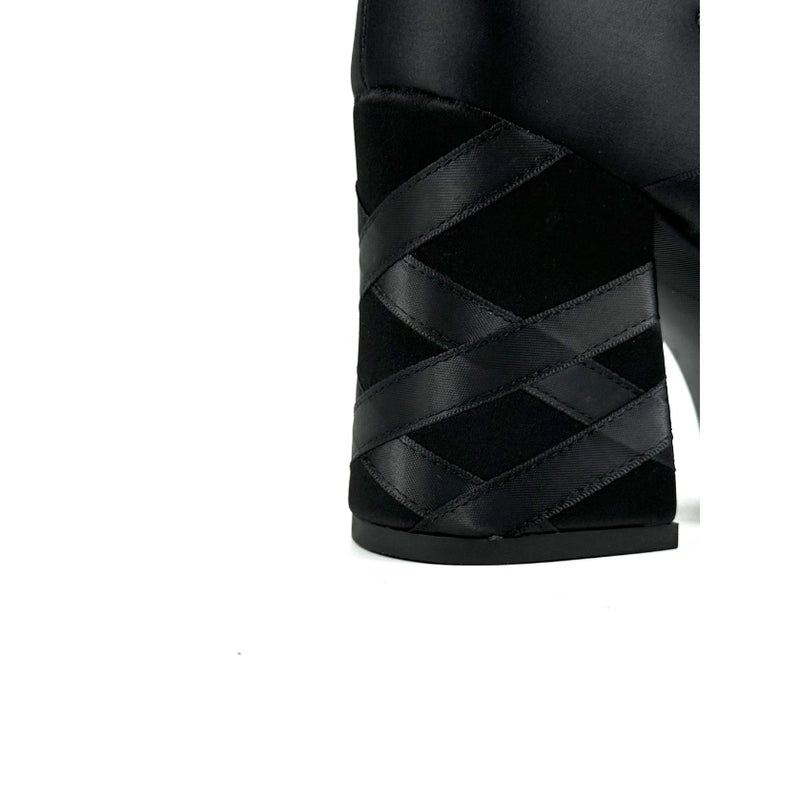 漆黒の王妃のバレエヒールパンプス