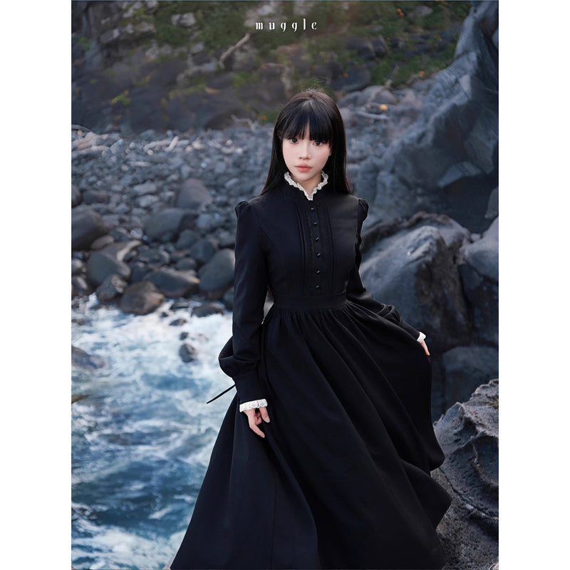 黒のお嬢様のクラシカルゴシックワンピース