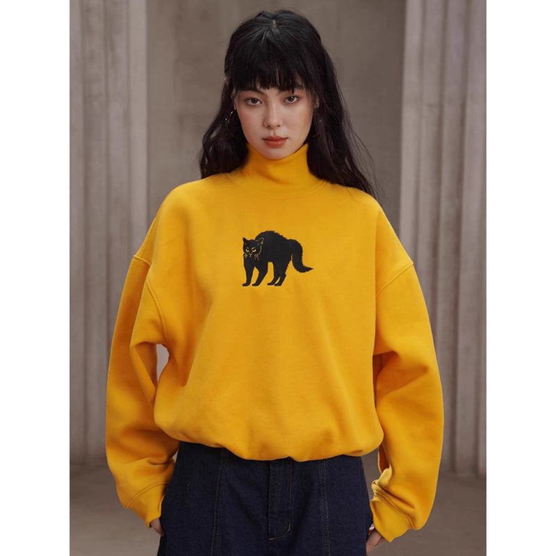 黒猫の刺繍ハイネックスウェット