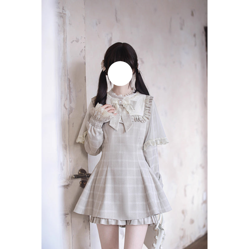 灰白のお嬢様の格子柄ケープワンピース