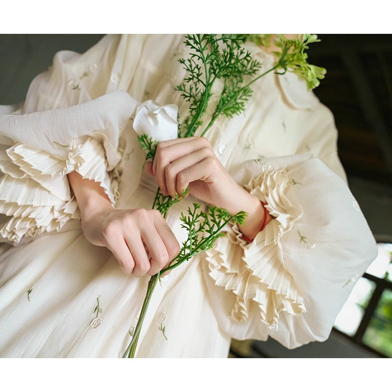 朝霧の花の刺繍ヴィクトリアンワンピース