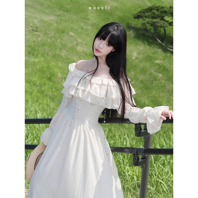 月明かりのお嬢様のオフショルフリルワンピース