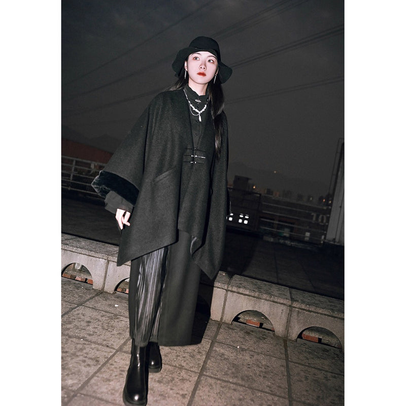 漆黒の令嬢のチャイナウールケープコート