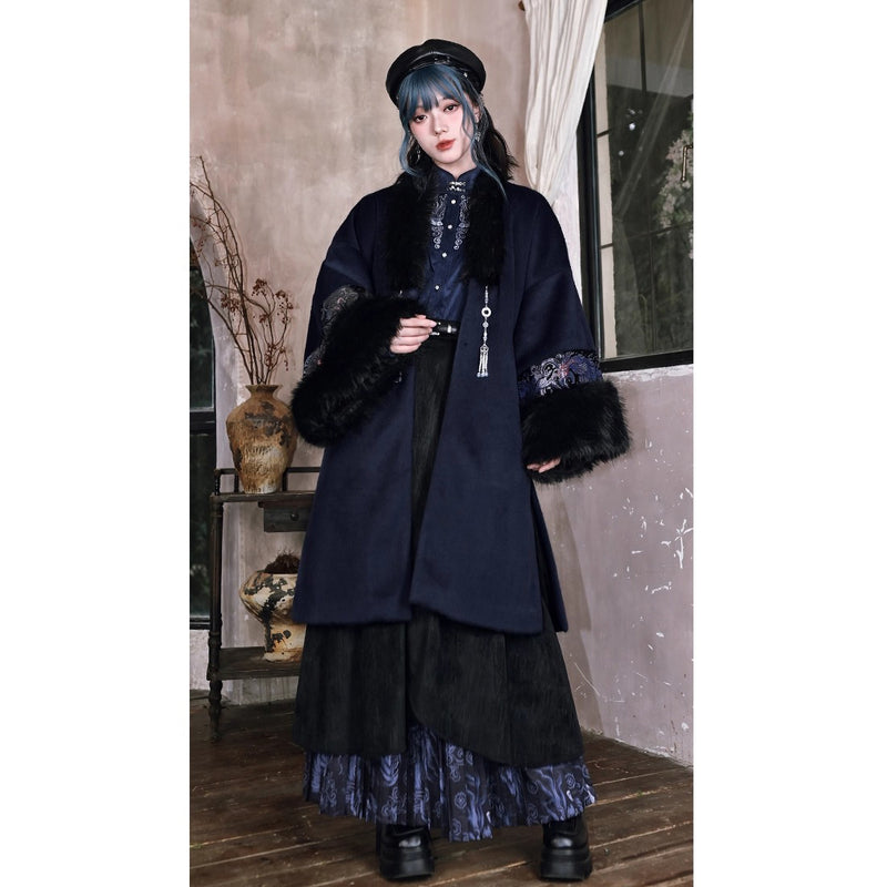 闘魚の刺繍ブラウス