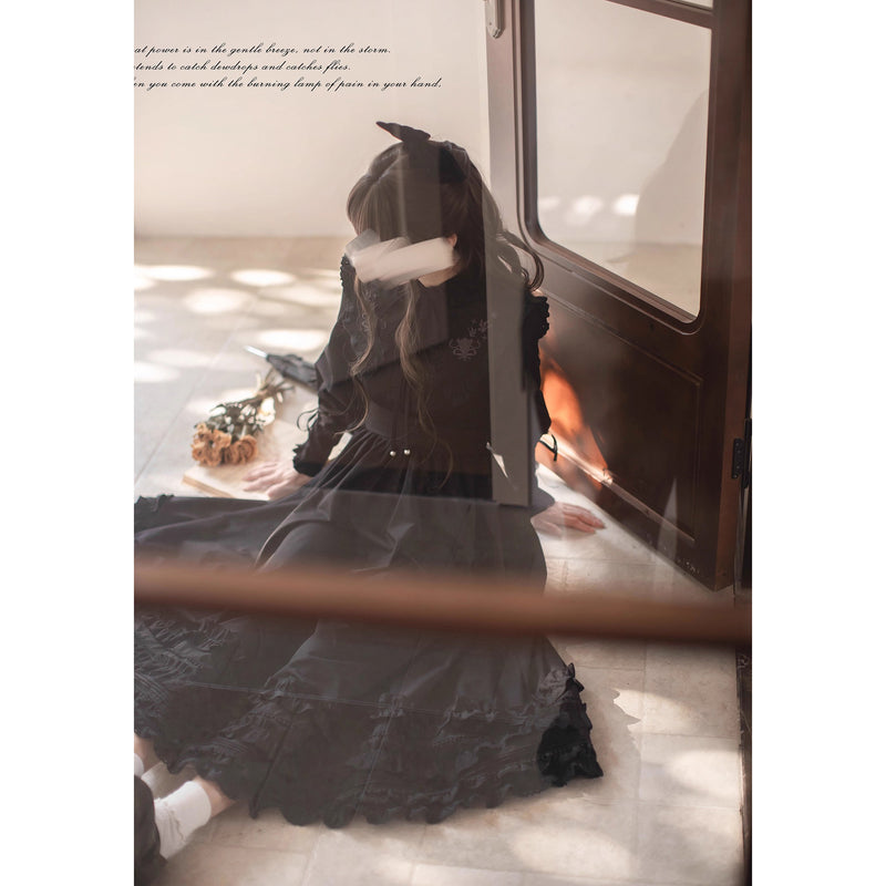 夜想曲を奏でる刺繍クラシカルワンピース