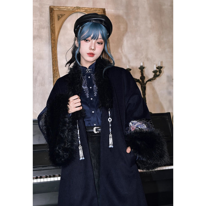 闘魚の刺繍ブラウス