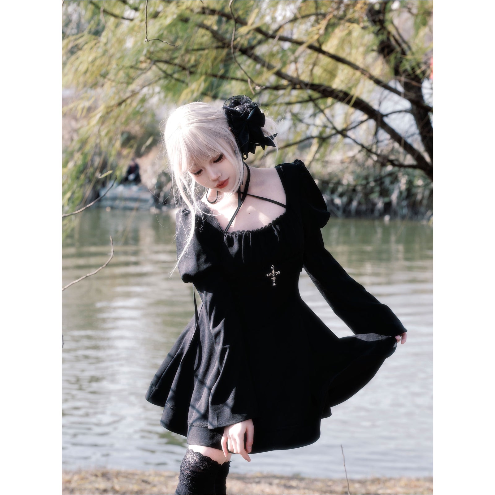 黒のお嬢様の十字架ワンピース – ManusMachina