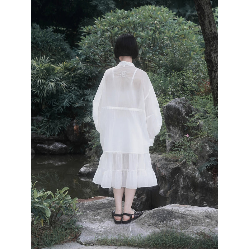 心臓の刺繍ブラウス