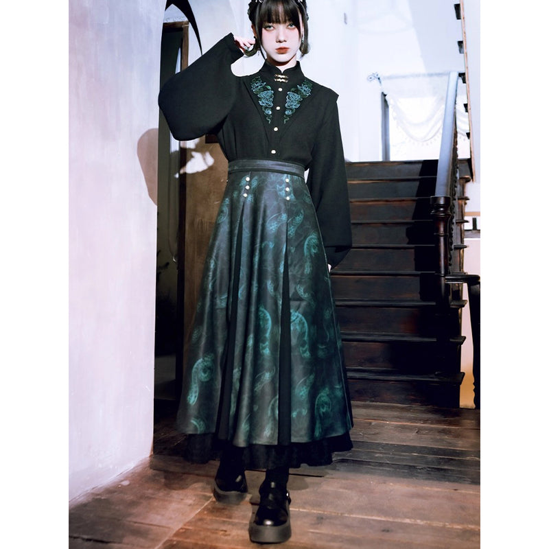 暗闇の蛇のプリーツスカート