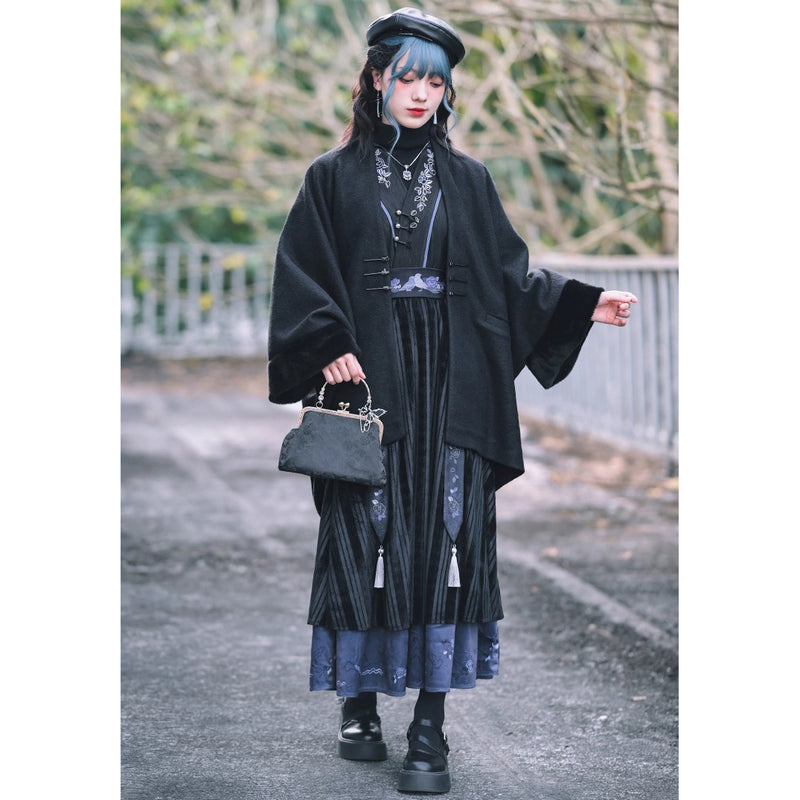 椿の花と鶯の挿絵ベルトスカート