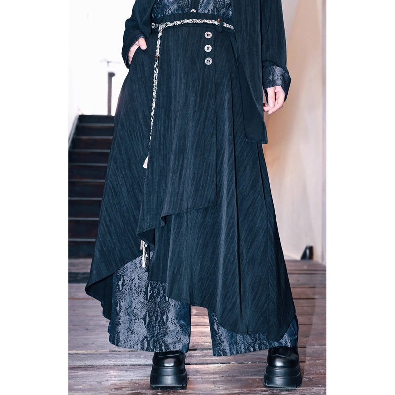 漆黒の蛇鱗ワイドドレープパンツ