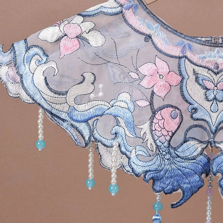 蝶と花と雲の刺繍付け襟