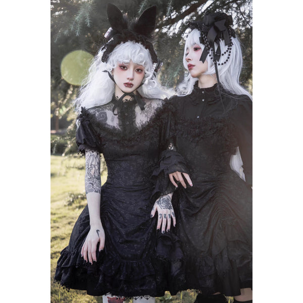 漆黒の薔薇の刺繍ワンピースとジャンパースカート[2025年12月中旬-2026年1月中旬発送予定]