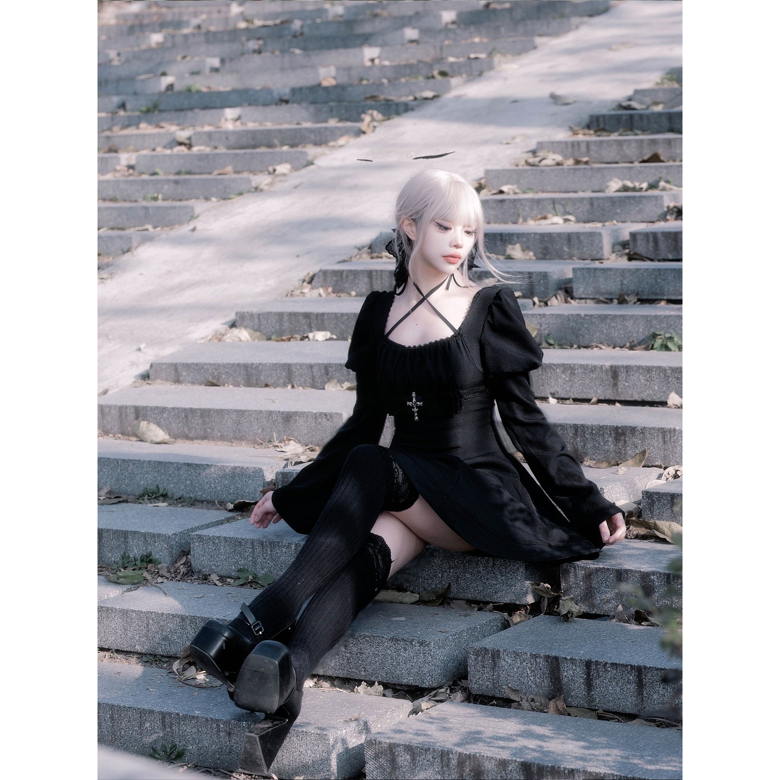 黒のお嬢様の十字架ワンピース – ManusMachina