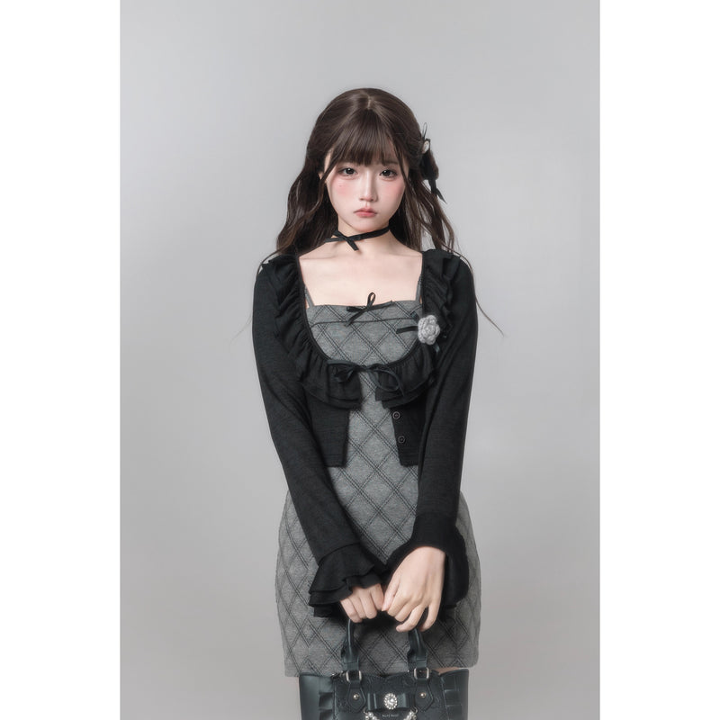 巴里のお嬢様のストラップワンピースとカーディガン