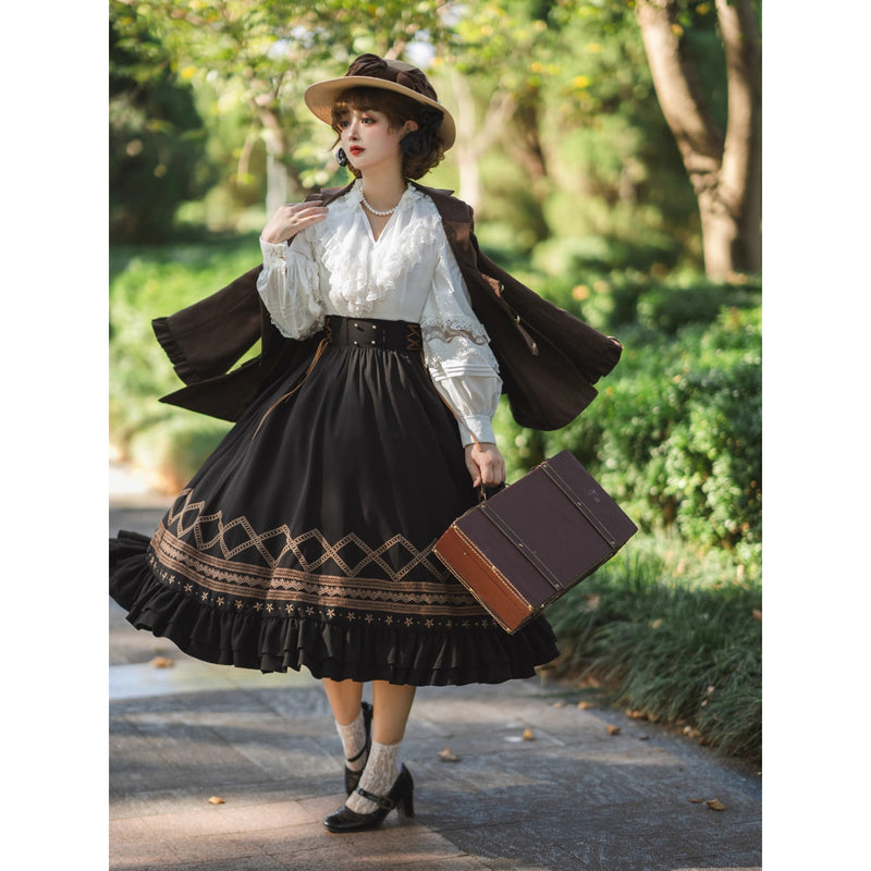 邸宅のお嬢様のレースブラウス