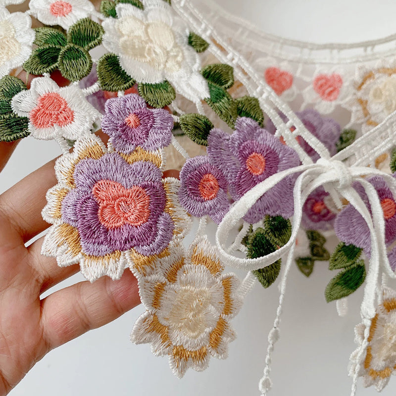 花びらの刺繍付け襟 – ManusMachina