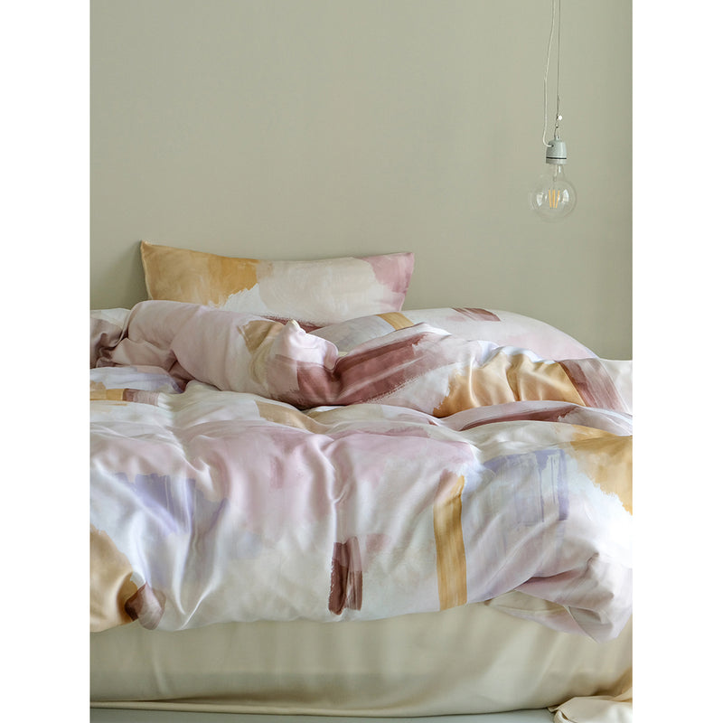 The Illusion of a Morning Glow Bed Cover Set