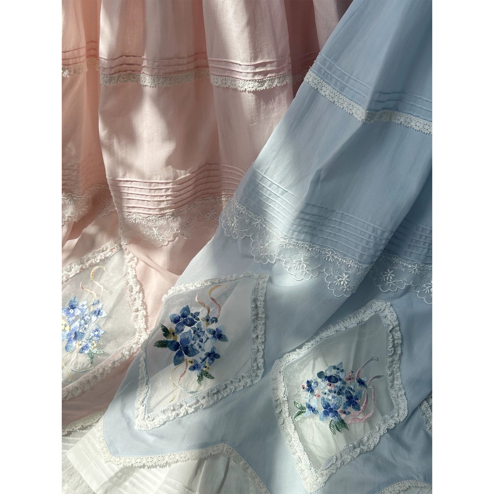 花束の刺繍ジャンパースカート[2026年7月上旬-7月下旬発送予定