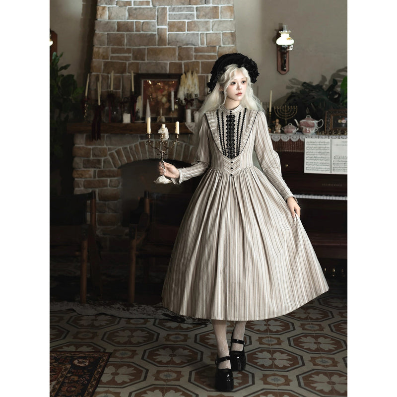 西洋令嬢の縦縞クラシカルワンピース - Beige[2025年12月上旬-12月下旬発送予定]