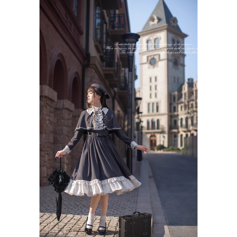 公爵令嬢のクラシカルワンピースとケープ