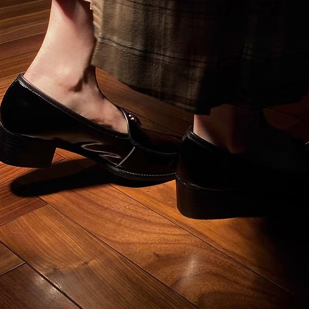 Camellia Leather Loafer Shoes - Black