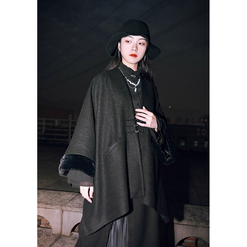 漆黒の令嬢のチャイナウールケープコート
