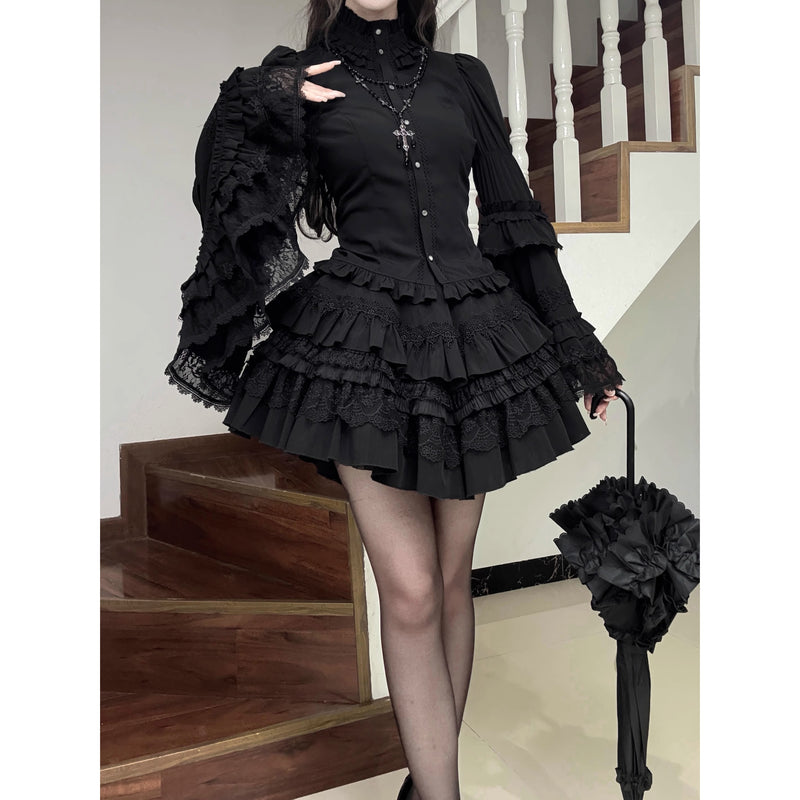 黒薔薇の刺繍ゴシックブラウス[2025年12月中旬-2026年1月中旬発送予定]