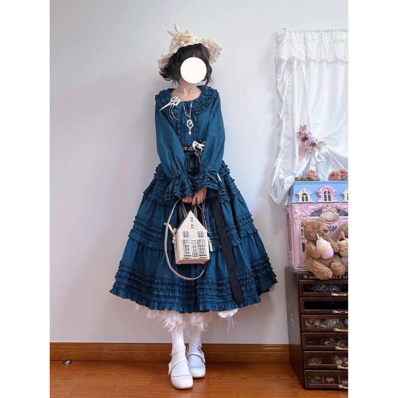 孔雀青のお嬢様のフリルトップスとティアードスカートとホワイトエプロン