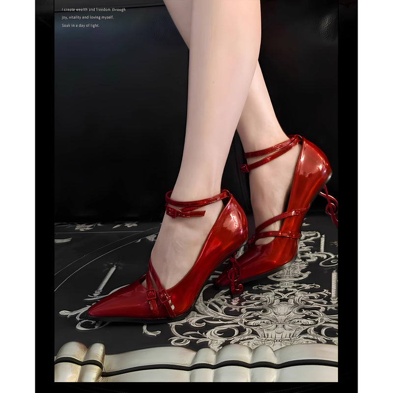 ト音記号のポインテッドトゥヒールパンプス - Red[2025年9月上旬-9月下旬発送予定]