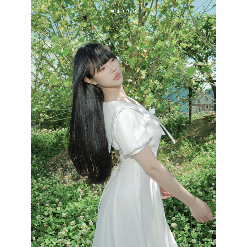 清純なお嬢様のセーラーワンピース