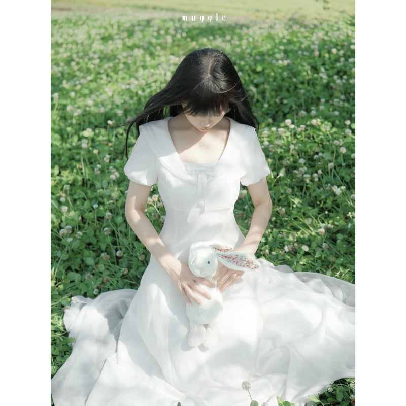 清純なお嬢様のセーラーワンピース