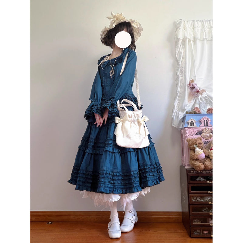 孔雀青のお嬢様のフリルトップスとティアードスカートとホワイトエプロン