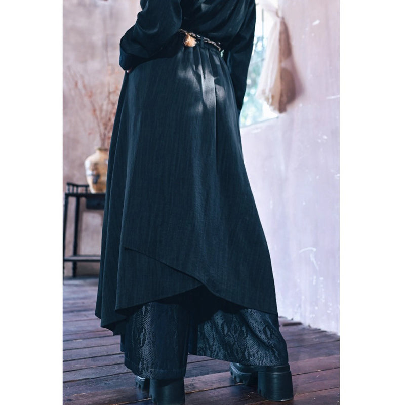 漆黒の蛇鱗ワイドドレープパンツ