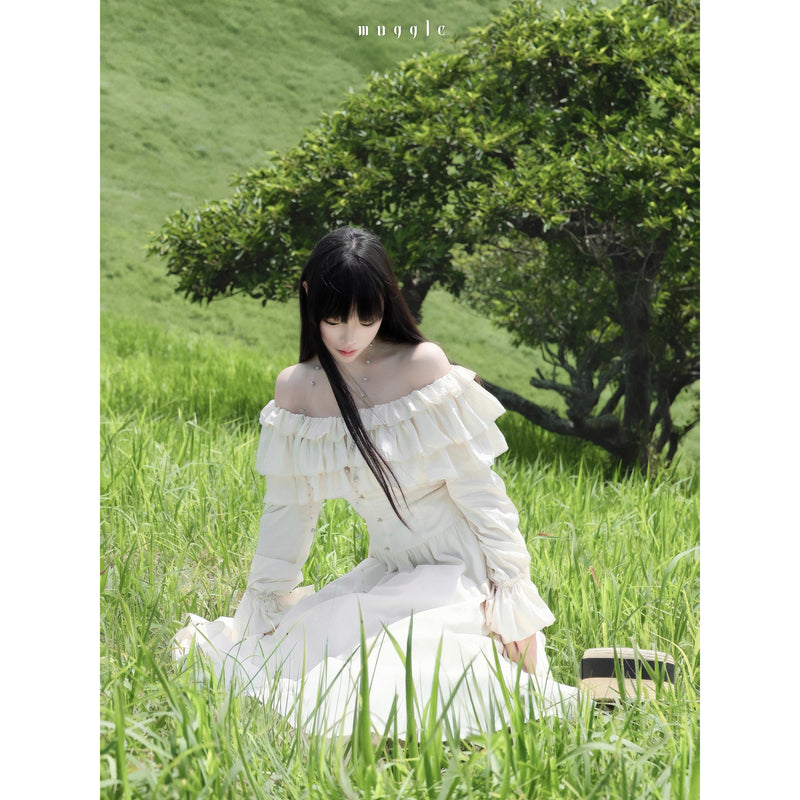 月明かりのお嬢様のオフショルフリルワンピース