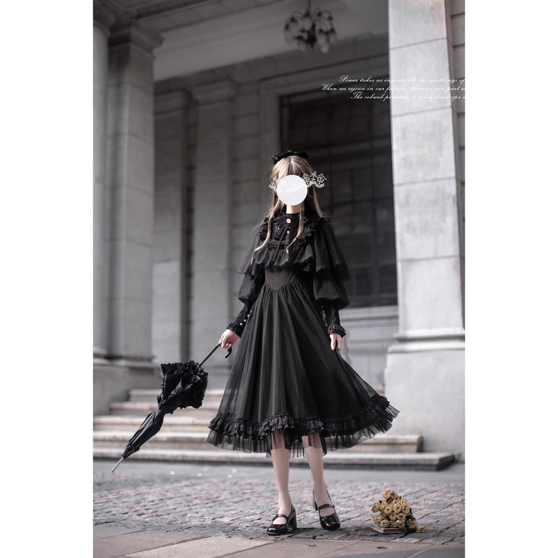 漆黒のお嬢様のチュールケープワンピース