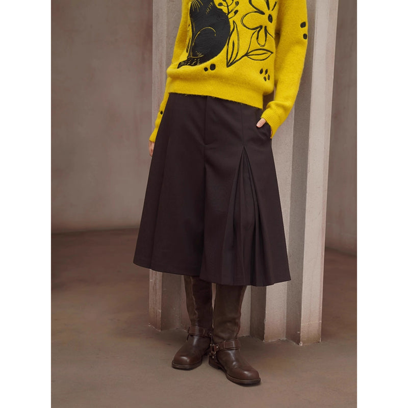 焦茶色のプリーツパンツスカート