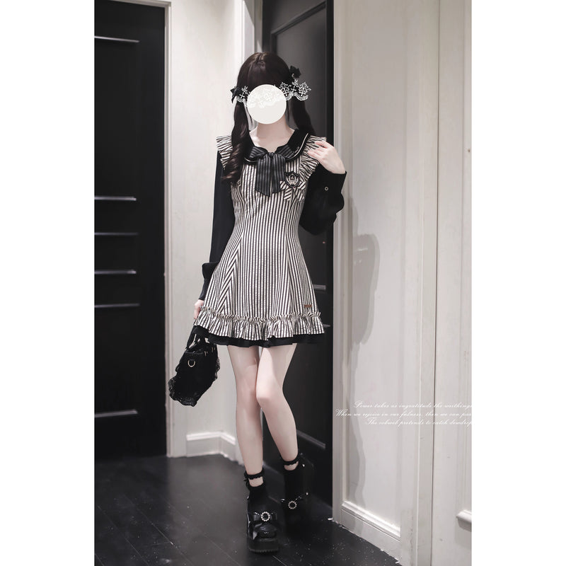 黒白の縦縞ドッキングワンピース