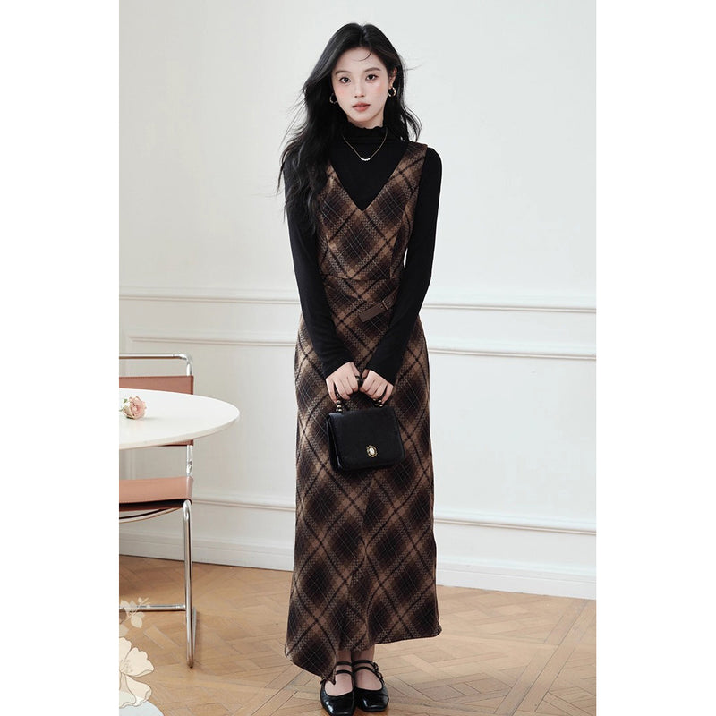 British Plaid Jumper Skirt and High-neck Top