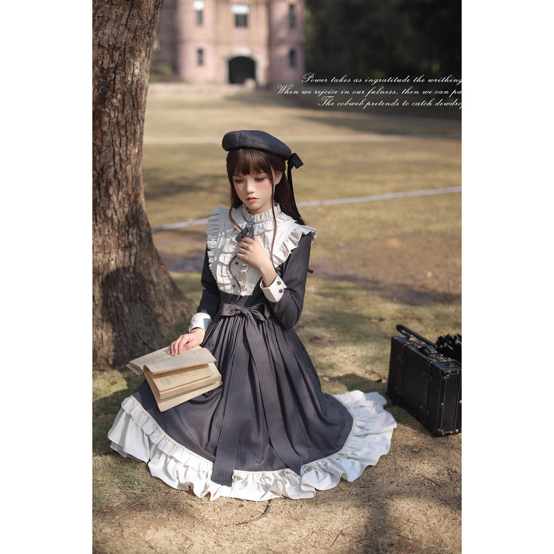 公爵令嬢のクラシカルワンピースとケープ