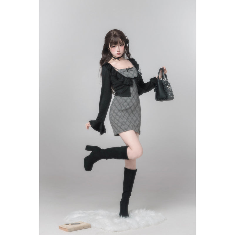 巴里のお嬢様のストラップワンピースとカーディガン