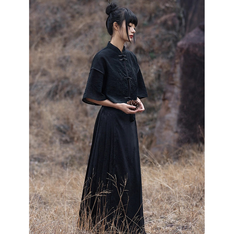 漆黒令嬢の刺繍チャイナトップス