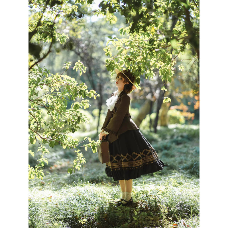 邸宅のお嬢様のレースブラウス