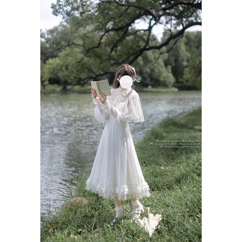 純白のお嬢様のチュールケープワンピース