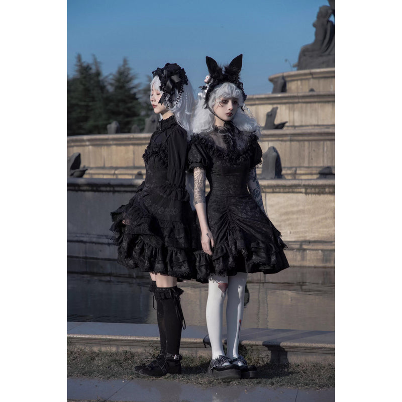 漆黒の薔薇の刺繍ワンピースとジャンパースカート[2025年12月中旬-2026年1月中旬発送予定]