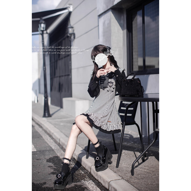 黒白の縦縞ドッキングワンピース