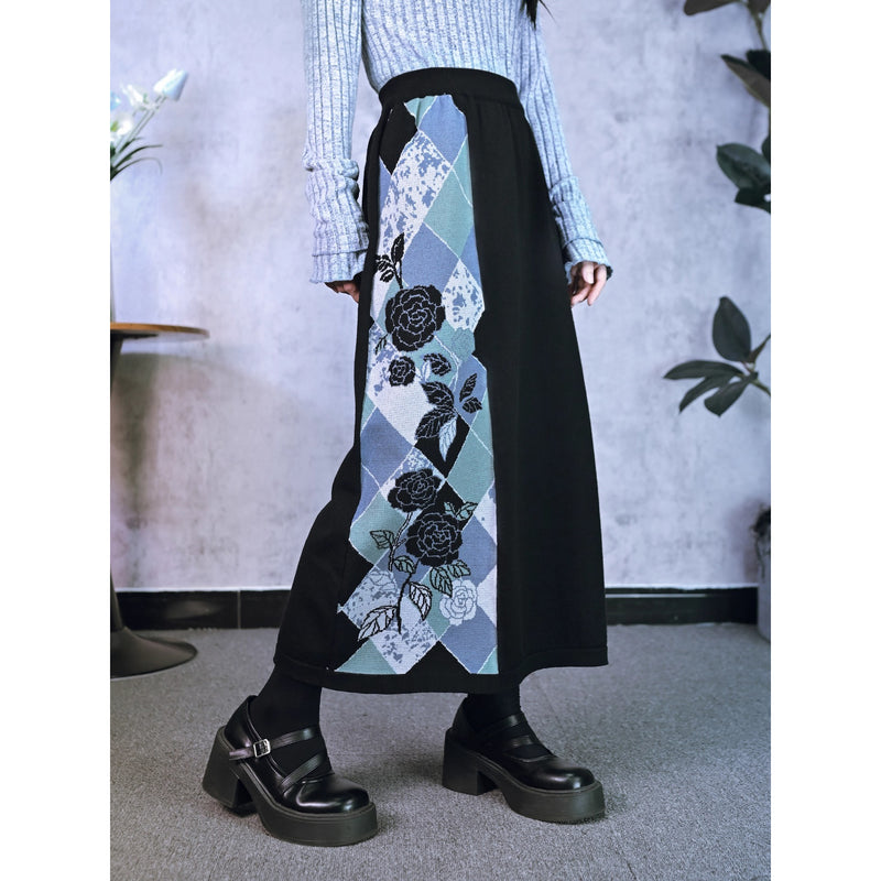 椿の花と鶯の挿絵カーディガンとニットスカート