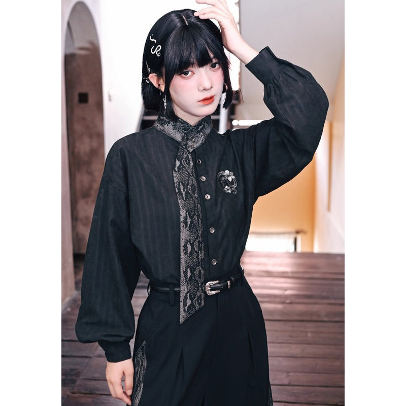 暗夜の蛇鱗の刺繍スカーフブラウス
