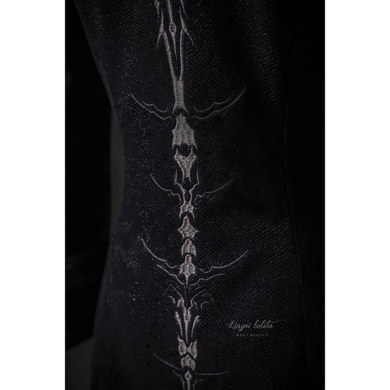 脊椎骨格の刺繍ゴシックコート